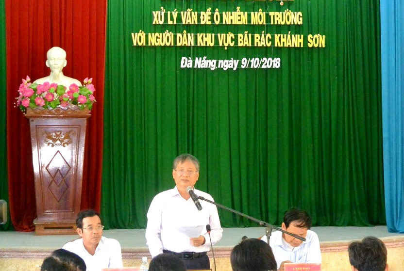 Lãnh đạo Đà Nẵng đối thoại với người dân xung quanh khu vực bãi rác Khánh Sơn