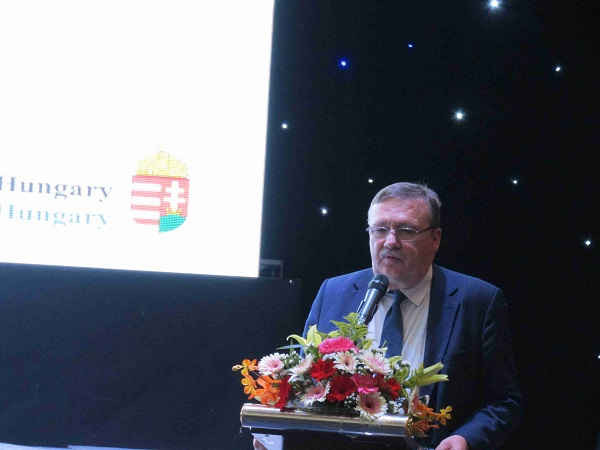 Ông Ori Csaba - Đại sứ Hungary tại Việt Nam phát biểu tại Hội thảo 