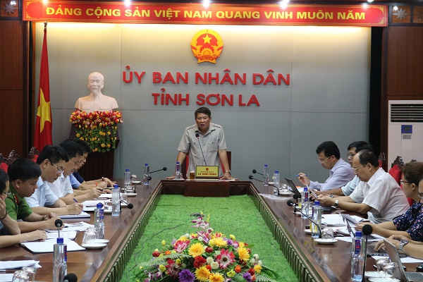 ông Lò Minh Hùng, Phó Chủ tịch UBND tỉnh Sơn La đã chủ trì cuộc họp với các sở, ngành, UBND các huyện về công tác bảo vệ môi trường, xử lý nước thải của các cơ sở chế biến cà phê 