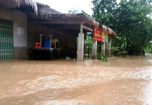 Mưa lớn gây lũ quét làm ảnh hưởng tới hàng chục ngôi nhà tại Bảo Yên, Lào Cai.