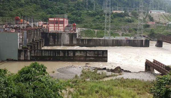 Các nhà môi trường cho rằng các dự án thủy điện đã phá hủy đời sống thủy sinh của sông Teesta.