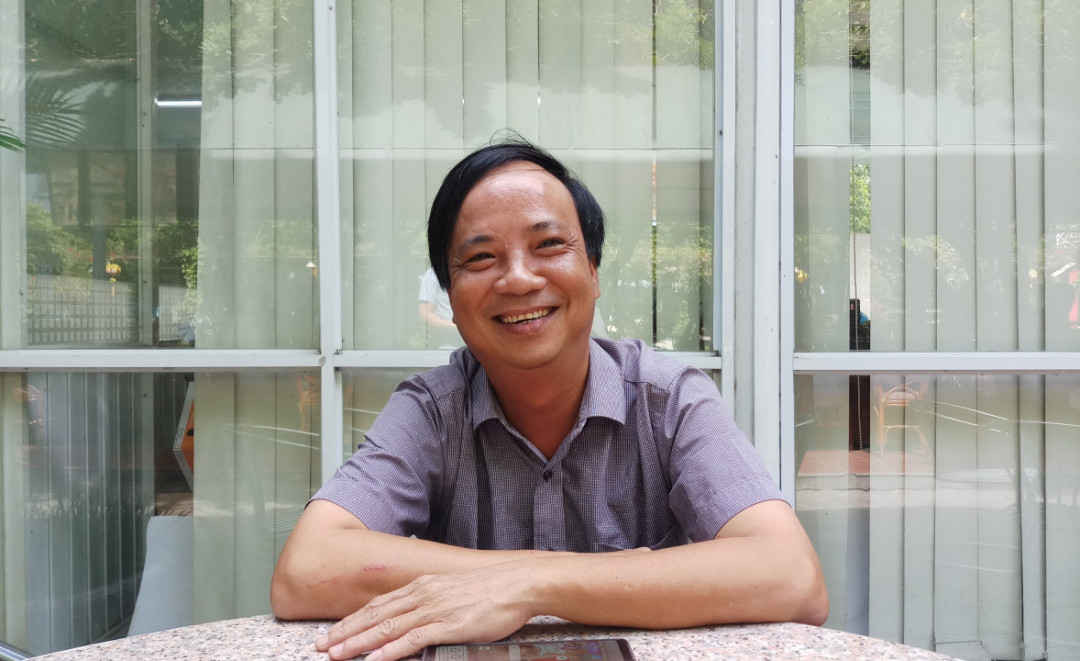 Ông Văn Viết Thành- Giám đốc Công ty Cổ phần xây dựng thủy lợi Thừa Thiên Huế trao đổi với PV