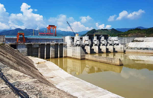 Thủy điện Sông Tranh 3 có công suất 62 MW, nằm trên dòng chính Sông Tranh, thuộc địa phận xã Tiên Lãnh, huyện Tiên Phước và xã Phước Gia, huyện Hiệp Đức, Quảng Nam.