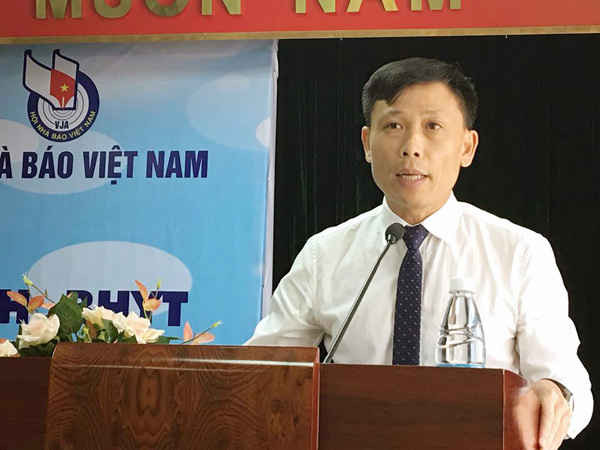 PGS, TS Nguyễn Thành Lợi, Tổng biên tập Tạp chí Người Làm Báo phát biểu đề dẫn Hội thảo