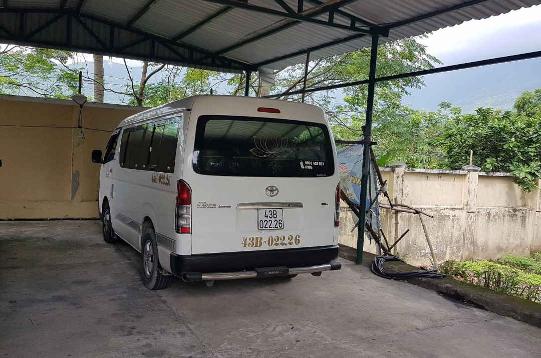 Xe khách BKS 43B – 022.26 vừa bị trộm thì được Tổ TTKS Trạm CSGT Cửa ô Hòa Hiệp – Phòng CSGT Công an TP Đà Nẵng bắt giữ