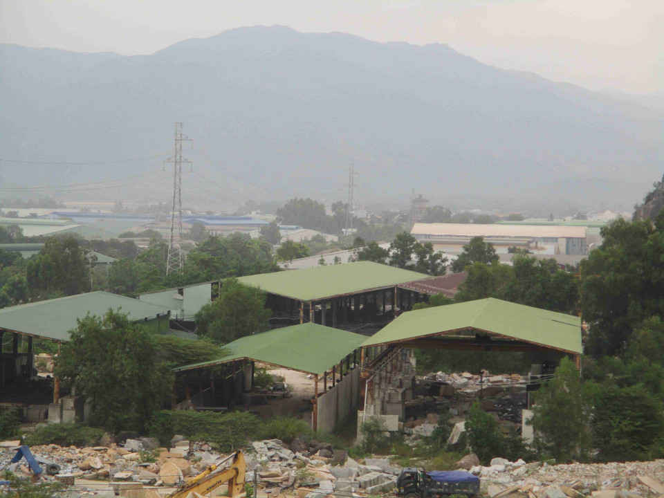 Xưởng sản xuất đá của Công ty CP Sản xuất đá Granite Phú MinhTrọng không có dấu hiệu hoạt động sản xuất 
