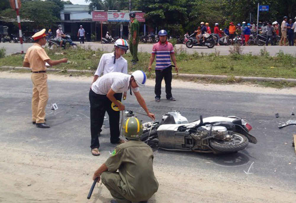 Một vụ tai nạn xảy ra ở ‘điểm đen” ở đường Võ Văn Kiệt khiến người phụ nữ chết tại chỗ