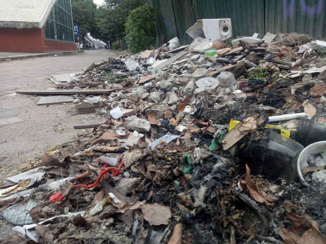 Đây là hình ảnh rác, phế thải được phóng viên Báo Tài nguyên và Môi ghi nhận vào đầu tháng 7/2018