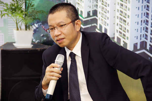 Ông Trần Như Trung – Phó Tổng Giám đốc Tập đoàn Capital House phát biểu tại diễn đàn