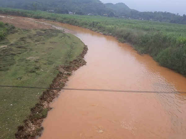 Khai thác quặng thiếc gây ô nhiễm nghiêm trọng tại sông Dinh (huyện Quỳ Hợp)