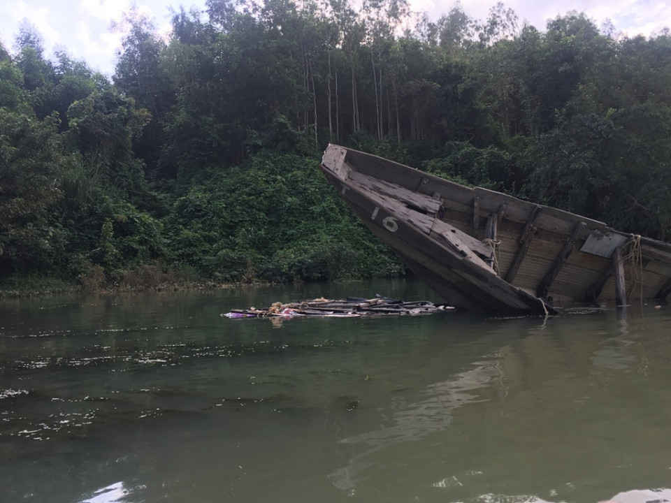 Hiện trường tai nạn tại Bãi Cơm trên sông Long Đại