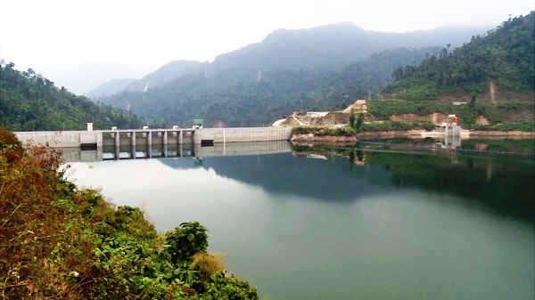 Đang vào mùa mưa nhưng các hồ chứa đập thủy điện tại Quảng Nam vẫn đang ở mực nước chết.