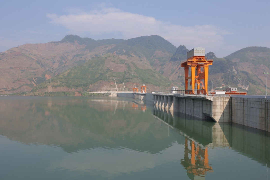 1200px Sơn La Dam reservoir
