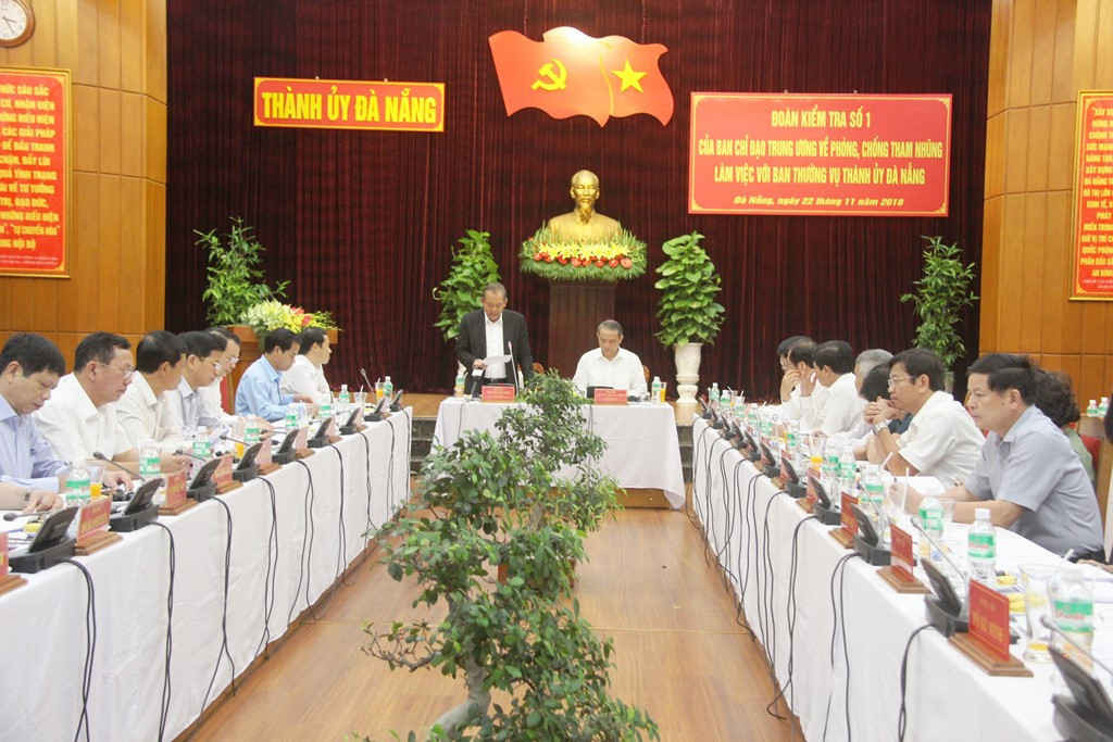 Phó Thủ tướng Trương Hoà Bình làm việc với Ban thường vụ Thành ủy Đà Nẵng 