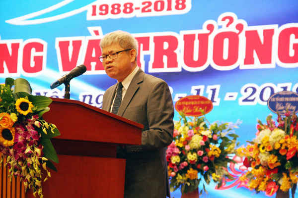PGS.TS Phùng Chí Sỹ - Tổng Thư ký Hội Bảo vệ Thiên nhiên và Môi trường Việt Nam báo cáo