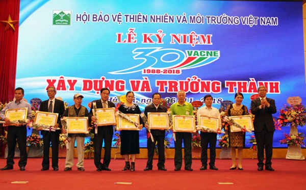 9 tập thể thuộc Hội Bảo vệ Thiên nhiên và Môi trường Việt Nam được tặng Bằng khen của Liên hiệp các Hội Khoa học và Kỹ thuật Việt Nam