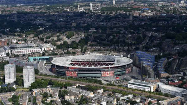 Người hâm mộ Arsenal cung cấp mô hình sân vận động Emirates mô hình ngôi sao