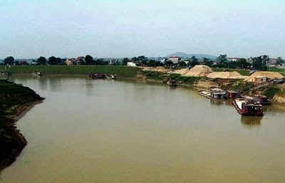 Lưu vực sông Cầu bao gồm toàn bộ ranh giới hành chính 6 tỉnh, thành phố: Bắc Kạn, Thái Nguyên, Vĩnh Phúc, Bắc Giang, Bắc Ninh, Hải Dương