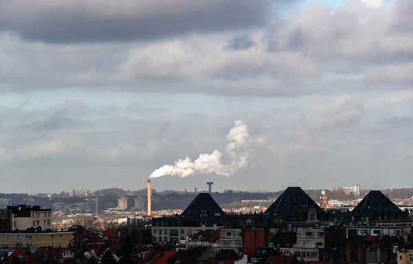 Một ống khói nhà máy ở Brussels, Bỉ vào ngày 19/1/2018. Ảnh: Yves Herman