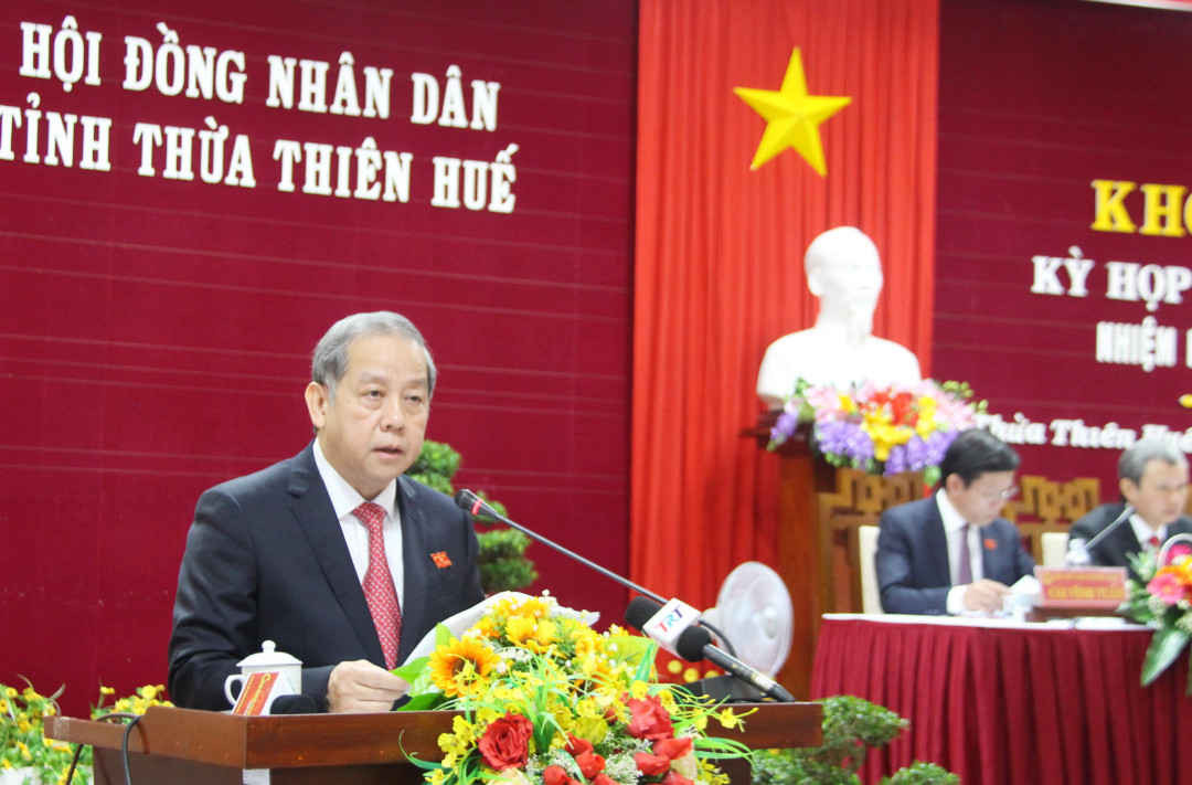 Ông Phan Ngọc Thọ- Chủ tịch UBND tỉnh báo cáo kết quả kinh tế- xã hội năm 2018