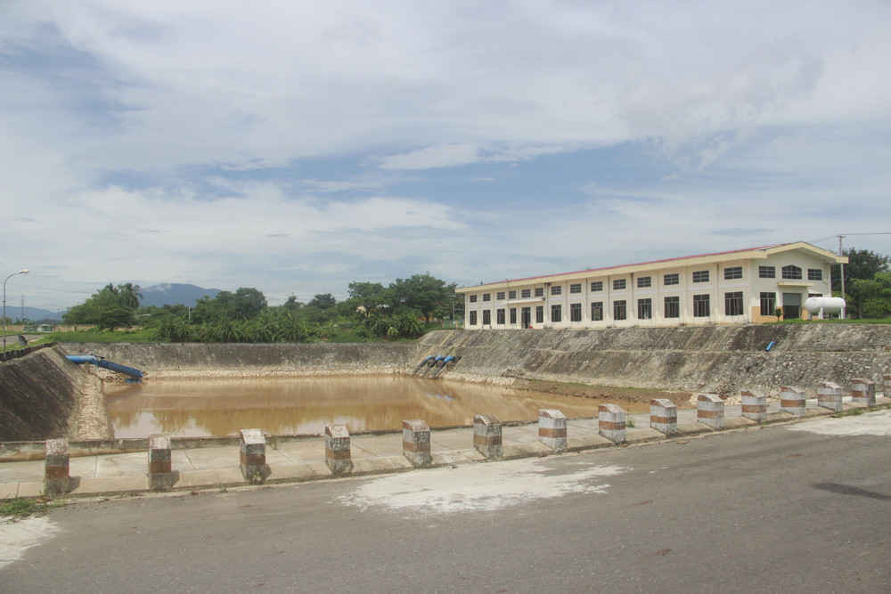 Nhà máy nước Cầu Đỏ hiện không đủ công suất phục vụ cho người dân TP. Đà Nẵng dẫn đến tình trạng thiếu nước sạch