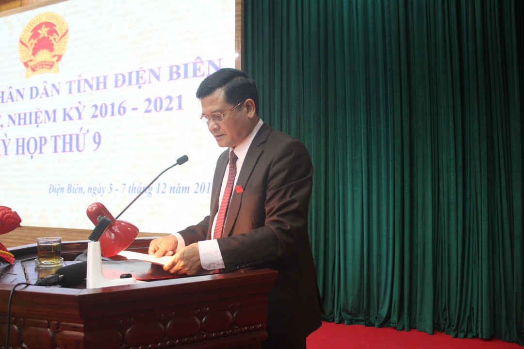 Đồng chí Lò Văn Muôn, Phó Bí thư Tỉnh ủy - Chủ tịch HĐND tỉnh Điện Biên phát biểu bế mạc kỳ họp