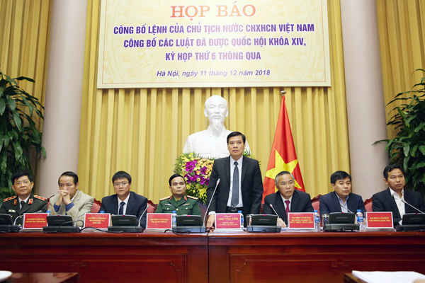 Phó Chủ nhiệm Văn phòng Chủ tịch nước - ông Chu Văn Yêm chủ trì họp báo