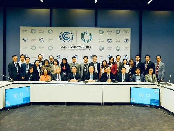 Các thành viên đoàn Việt Nam tham dự COP 24