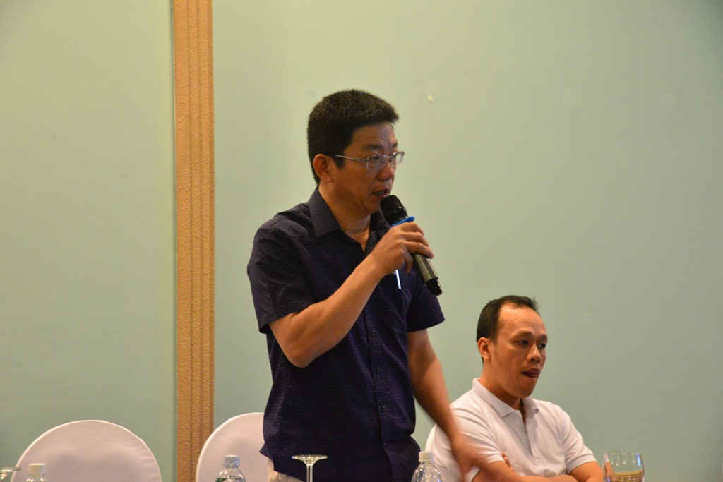 Ông Đỗ Ngõ Vinh- Chi cục trưởng Chi cục Biển và Hải đảo (Sở TN&MT tỉnh Quảng Ngãi) phát biểu ý kiến