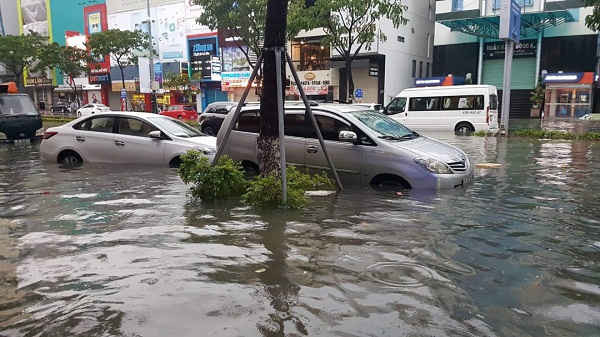 1. Mưa lớn gây ngập tại TP. Đà Nẵng