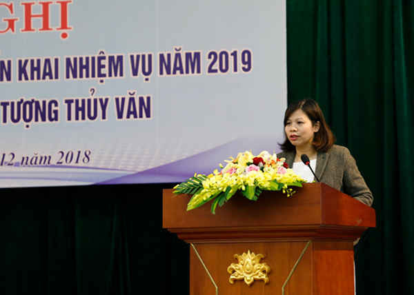 Vụ trưởng Vụ Quản lý dự báo KTTV Đặng Thanh Mai báo cáo tổng kết công tác năm 2018 và phương hướng triển khai nhiệm vụ năm 2019