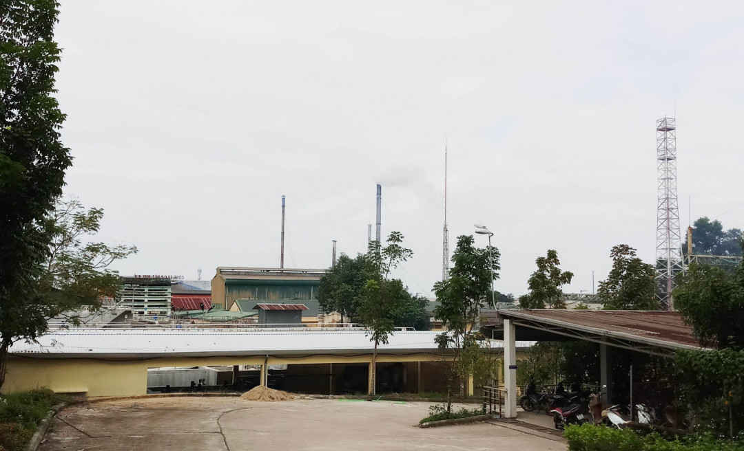 Nhà máy Dệt nhuộm của Công ty Cổ phần Dệt may Huế đóng tại phường Thủy Dương đang khiến người dân bất an