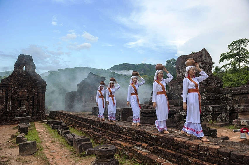 Quảng Nam đang bước đầu sưu tầm phục dựng lại một số nghi lễ cổ trong Khu Di tích Mỹ Sơn như: các điệu múa, các nghi lễ cúng tế (ảnh BQL Di tích)