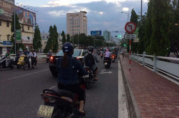 2. Phương tiện giao thông cá nhân gia tăng nhanh chóng (năm 2018, số xe ô tô đăng ký tại thành phố Đà Nẵng tăng 1.430 xe)