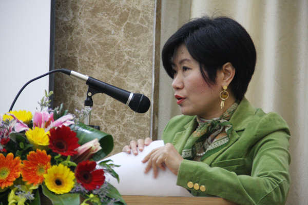 Bà Nguyễn Mỹ Hằng - Phó Viện trưởng Viện Khoa học tài nguyên nước báo cáo tổng kết công tác năm 201 và triển khai phương hướng nhiệm vụ năm 2019