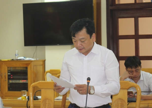 Ông Hồ Huy Thành- Giám đốc Sở TN&MT Hà Tĩnh báo cáo với Đoàn công tác của Ban chỉ đạo cải cách hành chính của Chính phủ 