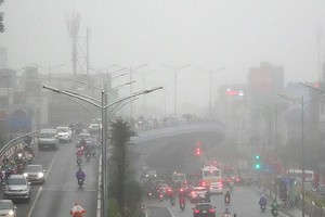 Chất lượng không khí các khu vực giao thông Hà Nội đang gần mức xấu