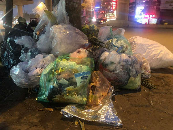 Bãi Nam Sơn gặp sự cố phố phường nội thành ngập trong rác