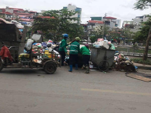 Dồn sức xử lý sạch rác thải tồn đọng sau sự cố bãi rác Nam Sơn