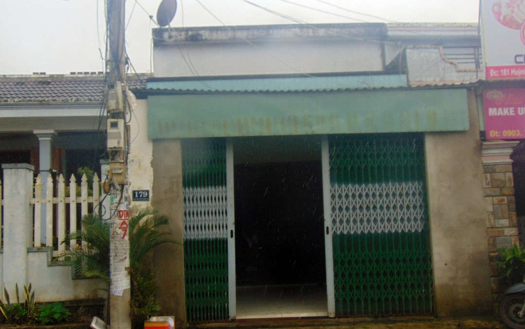 Ngôi nhà số 179 Huỳnh Thúc Kháng thuộc khu 7, thị trấn Ái Nghĩa có diễn ra hoạt động “tín dụng đen” cho vay lãi nặng