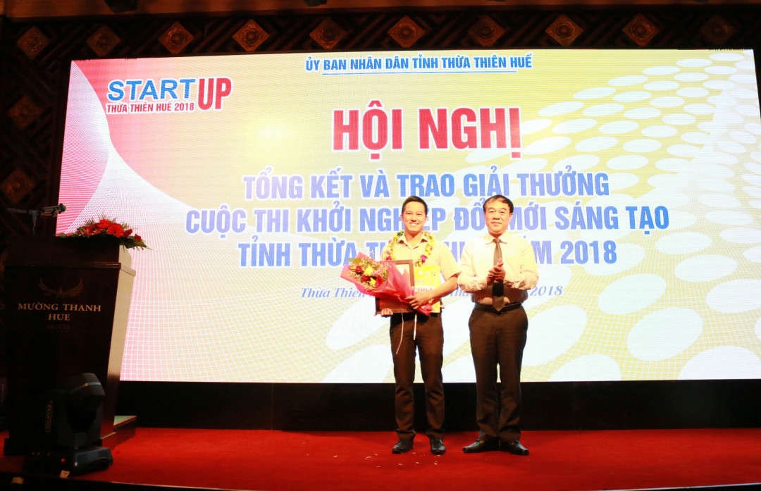 Team Liên Minh Xanh nhận giải cuộc thi Khởi nghiệp đổi mới sáng tạo Thừa Thiên Huế 2018