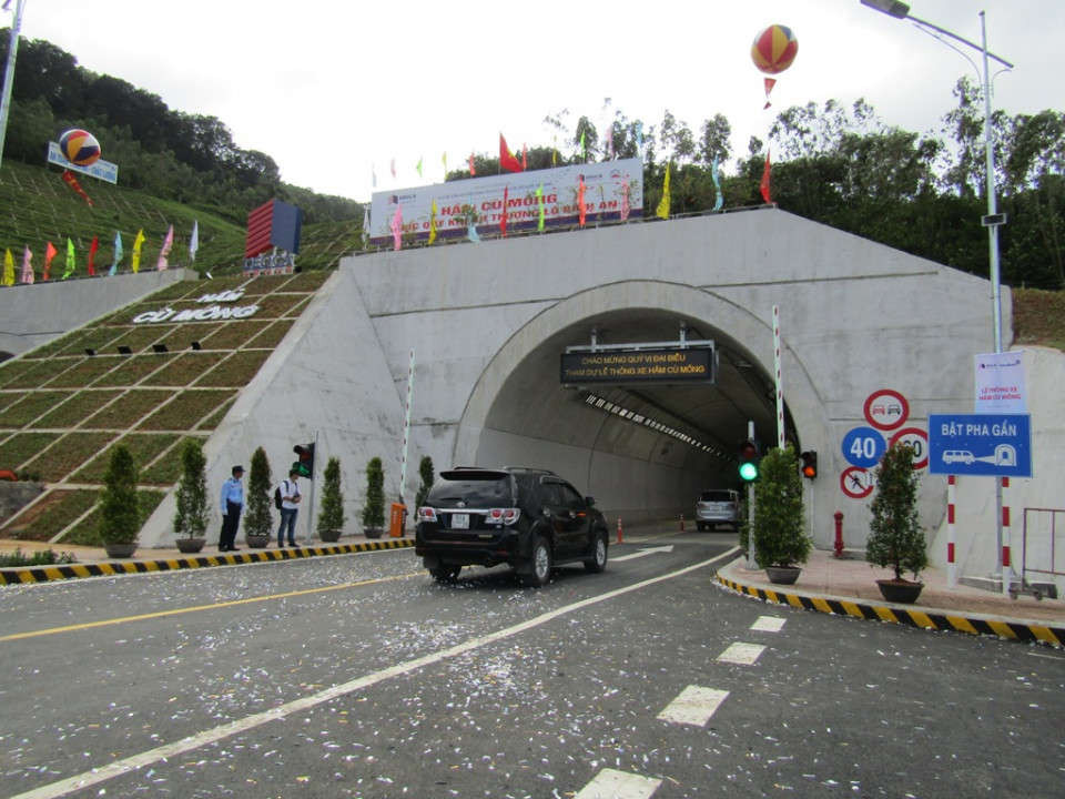 Hầm đường bộ đèo Cù Mông chính thức đưa vào sử dụng
