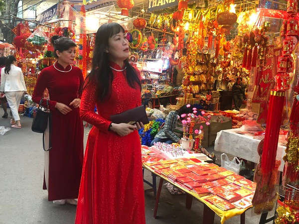 Với người Việt đây là một ngày lễ quan trọng trong năm mang tính tâm linh và truyền thống 