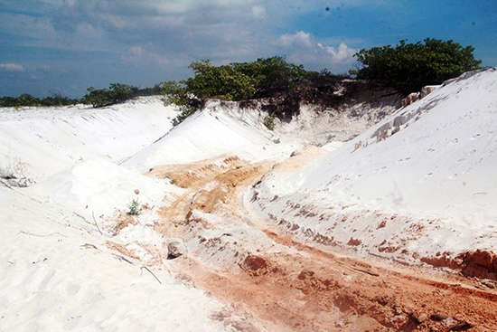 Quảng Nam là một trong những địa phương có trữ lượng cát trắng lớn nhất miền Trung. Ảnh: HP
