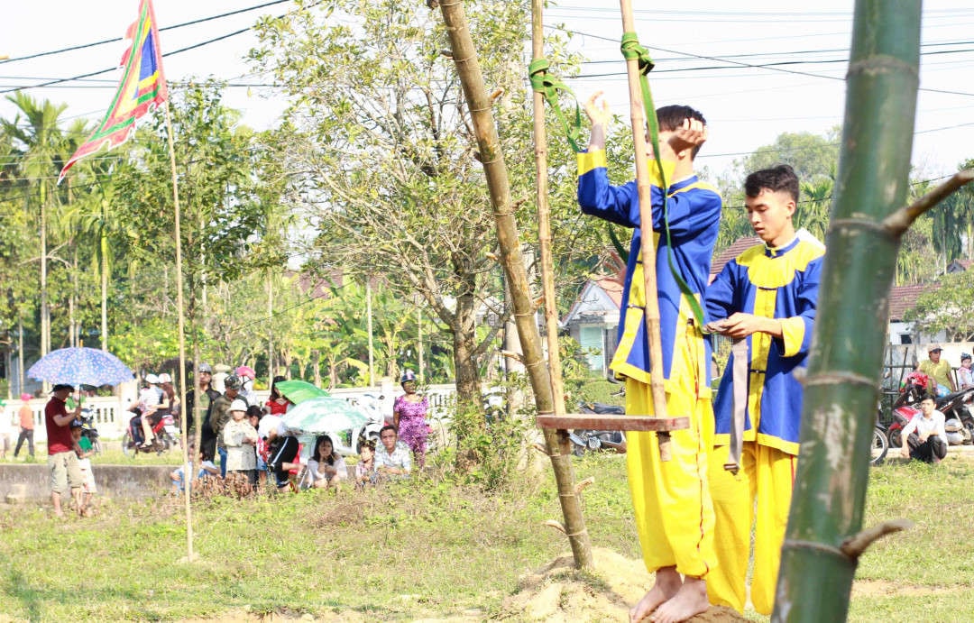 Các thí sinh được mang bảo hộ, chuẩn bị kỷ lưỡng trước khi tranh tài