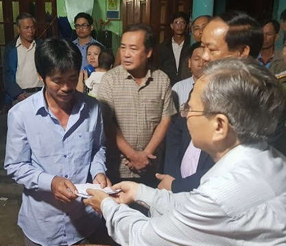 Chính quyền tỉnh Quảng Nam kịp thời đến động viên chia buồn cùng gia đình các nạn nhân