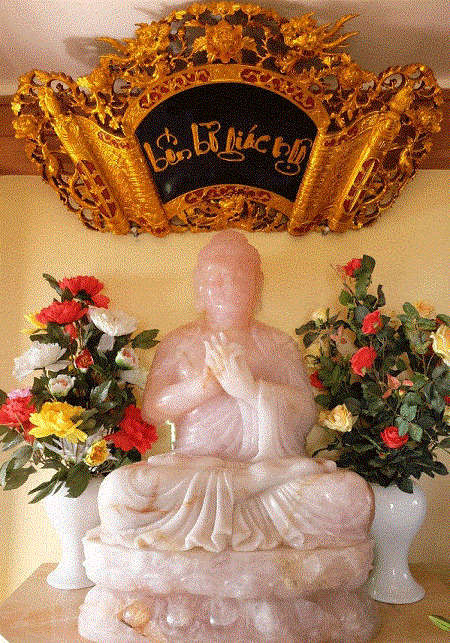 Bức tượng Phật bằng hồng ngọc 