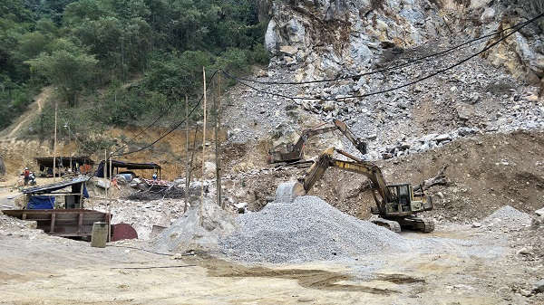 Khu vực khai thác đá trái phép thuộc bản Tong, xã Trung Tiến, huyện Quan Hóa