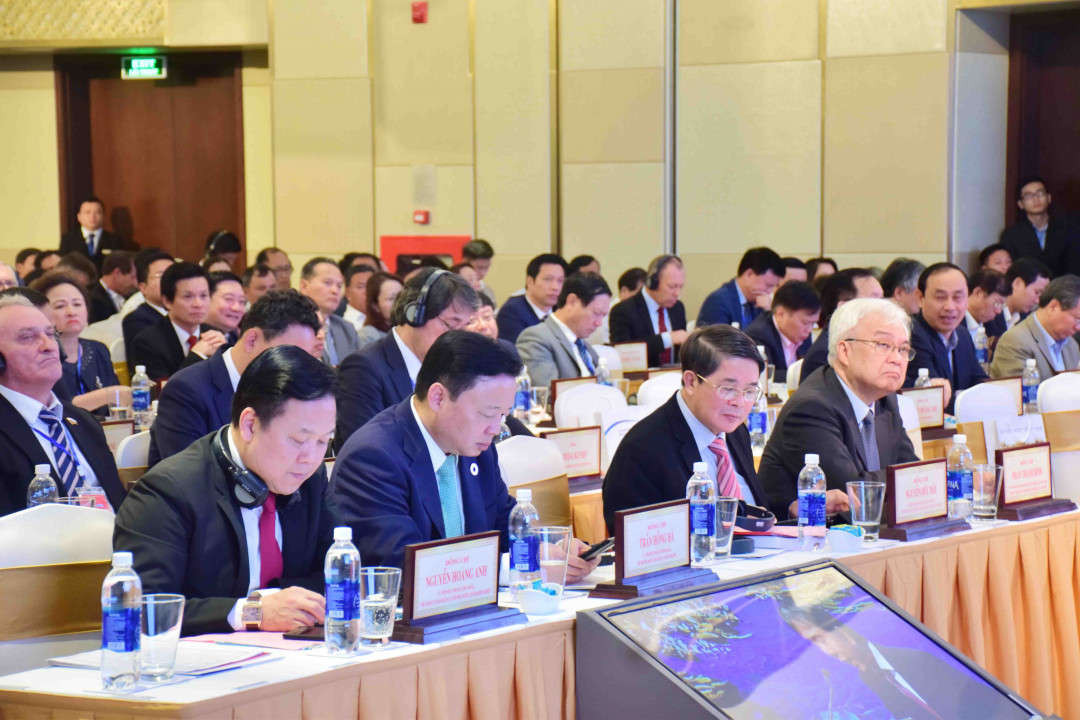 Bộ trưởng Bộ TN&MT Trần Hồng Hà tham dự Hội nghị