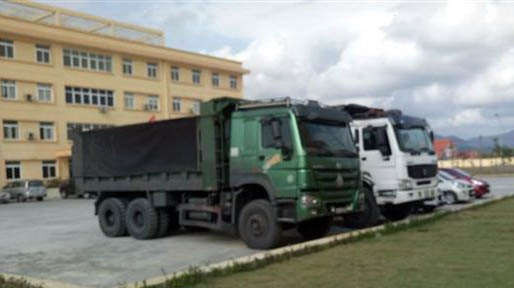 Các phương tiện trong đường dây trộm cắp than bị Công an TP Uông Bí bắt giữ
